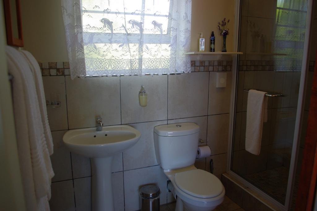 Aqua Marine Guest House Порт Елизабет Стая снимка
