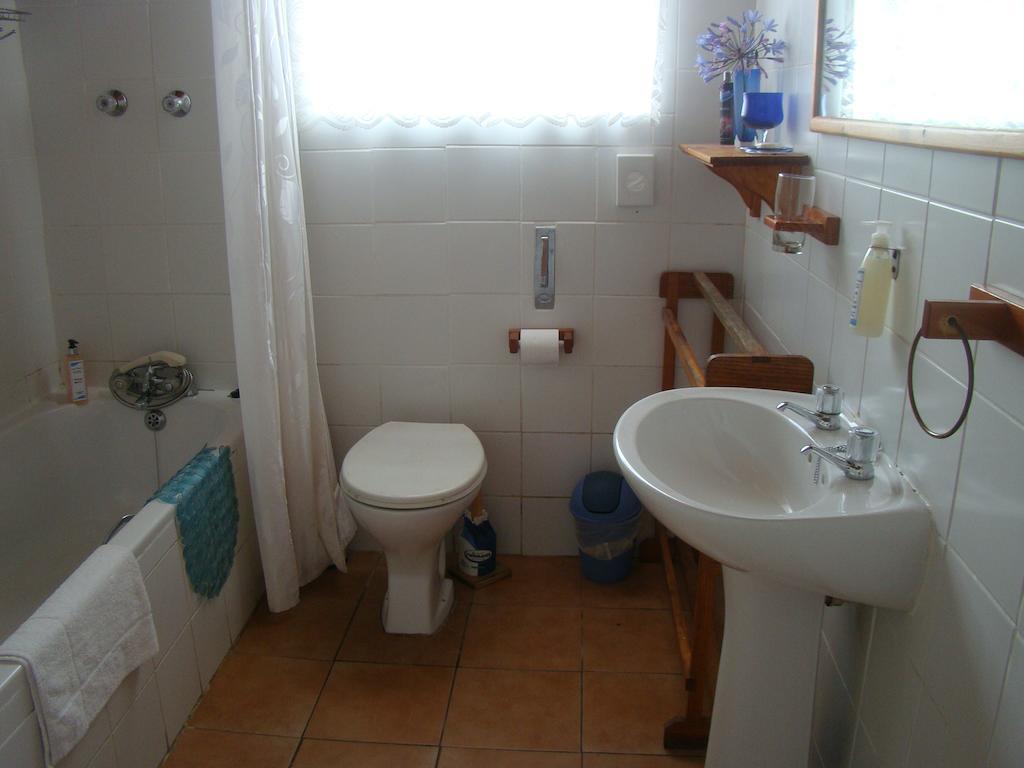 Aqua Marine Guest House Порт Елизабет Стая снимка