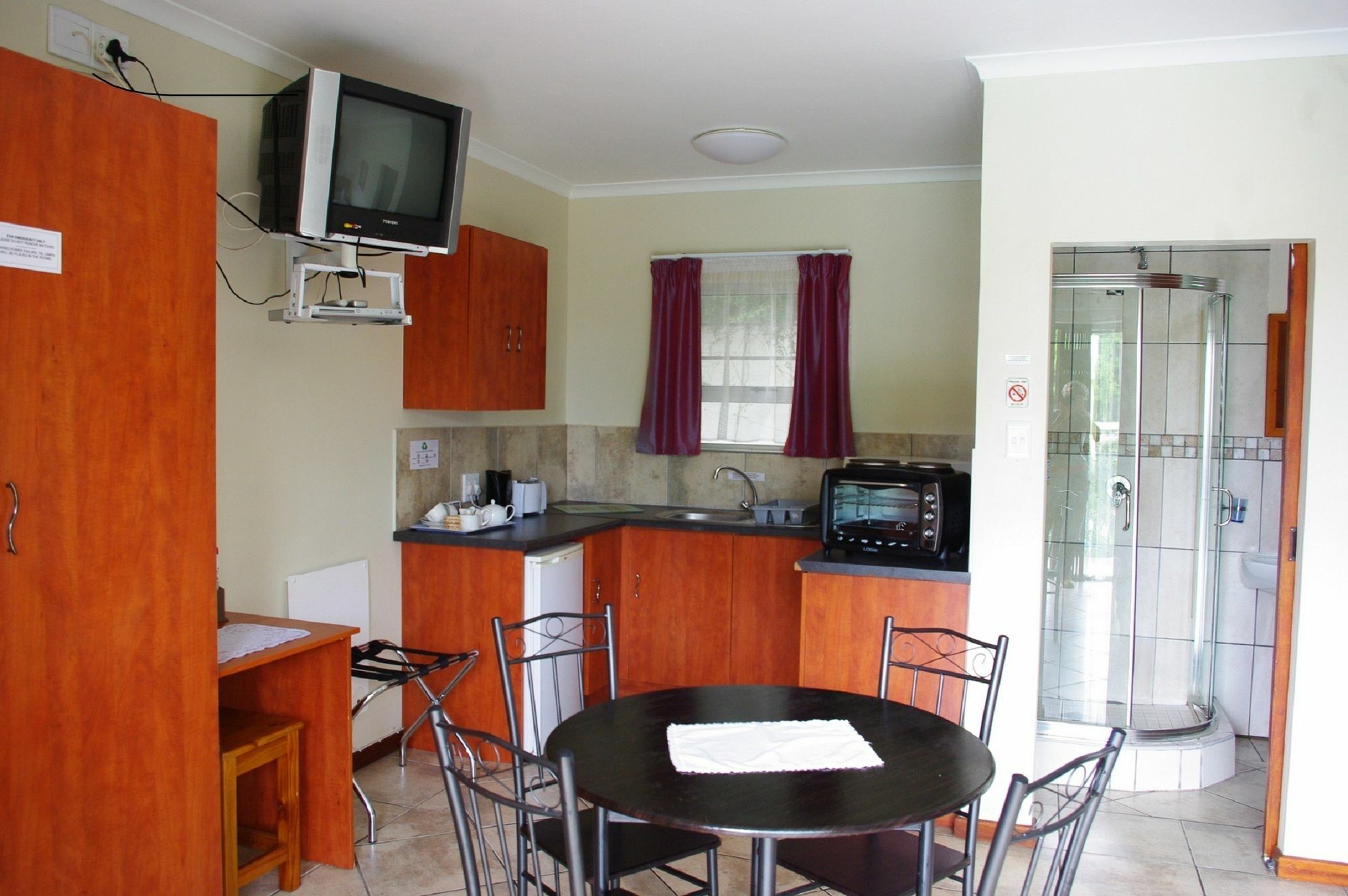 Aqua Marine Guest House Порт Елизабет Екстериор снимка